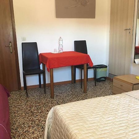 Bed and Breakfast Casa Ale Маргера Екстер'єр фото
